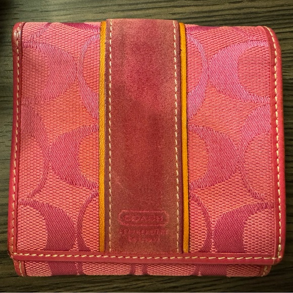 Pre loved. Coach Signature Collection Bi-Fold Compact Wallet pink - Picture 16 of 16